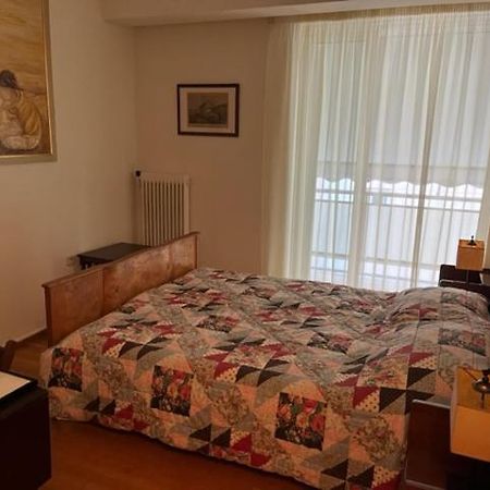 Spacious And Sunny Appartment In Cholargos Athènes Extérieur photo