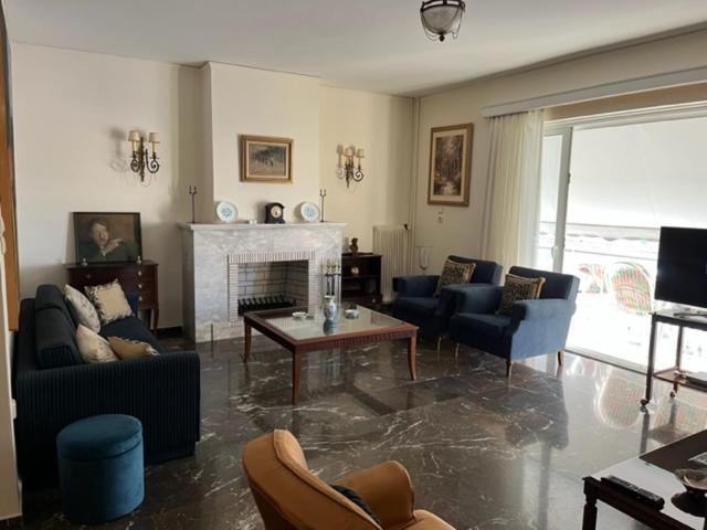 Spacious And Sunny Appartment In Cholargos Athènes Extérieur photo