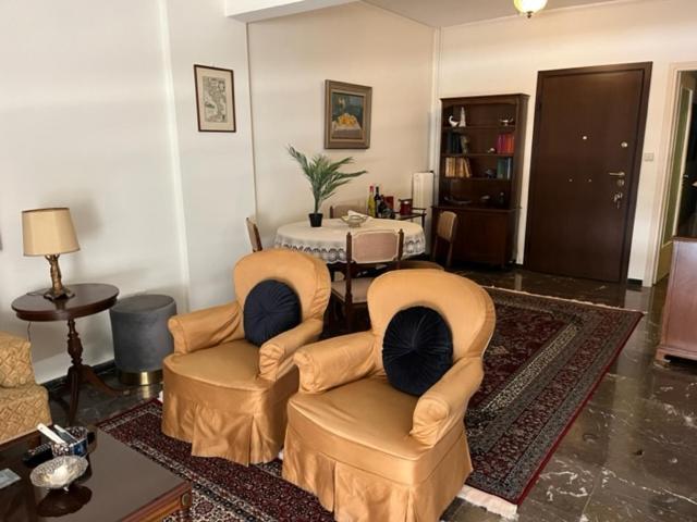 Spacious And Sunny Appartment In Cholargos Athènes Extérieur photo